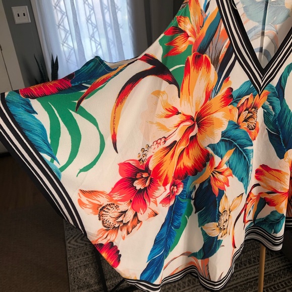 Poolside In Paradise Shift Top - Picture 8 of 8